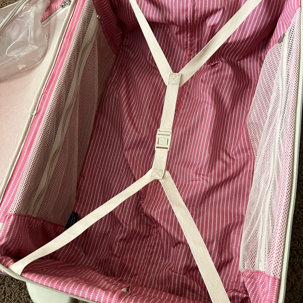 Jessica Simpson Large Rolling Luggage Paisley Print… Gem